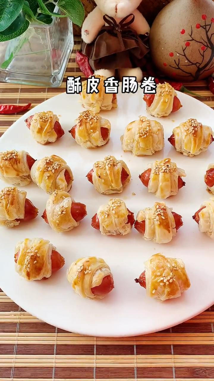 #酥皮香肠卷#最近爱上了手抓饼,做什么都特别简单好次#
