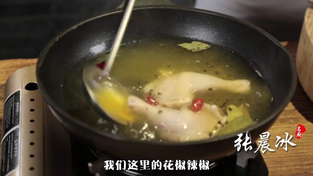 #春日好食光#大厨教做椒麻手撕鸡,想在家里做得色香味俱全,这个配料特别关键