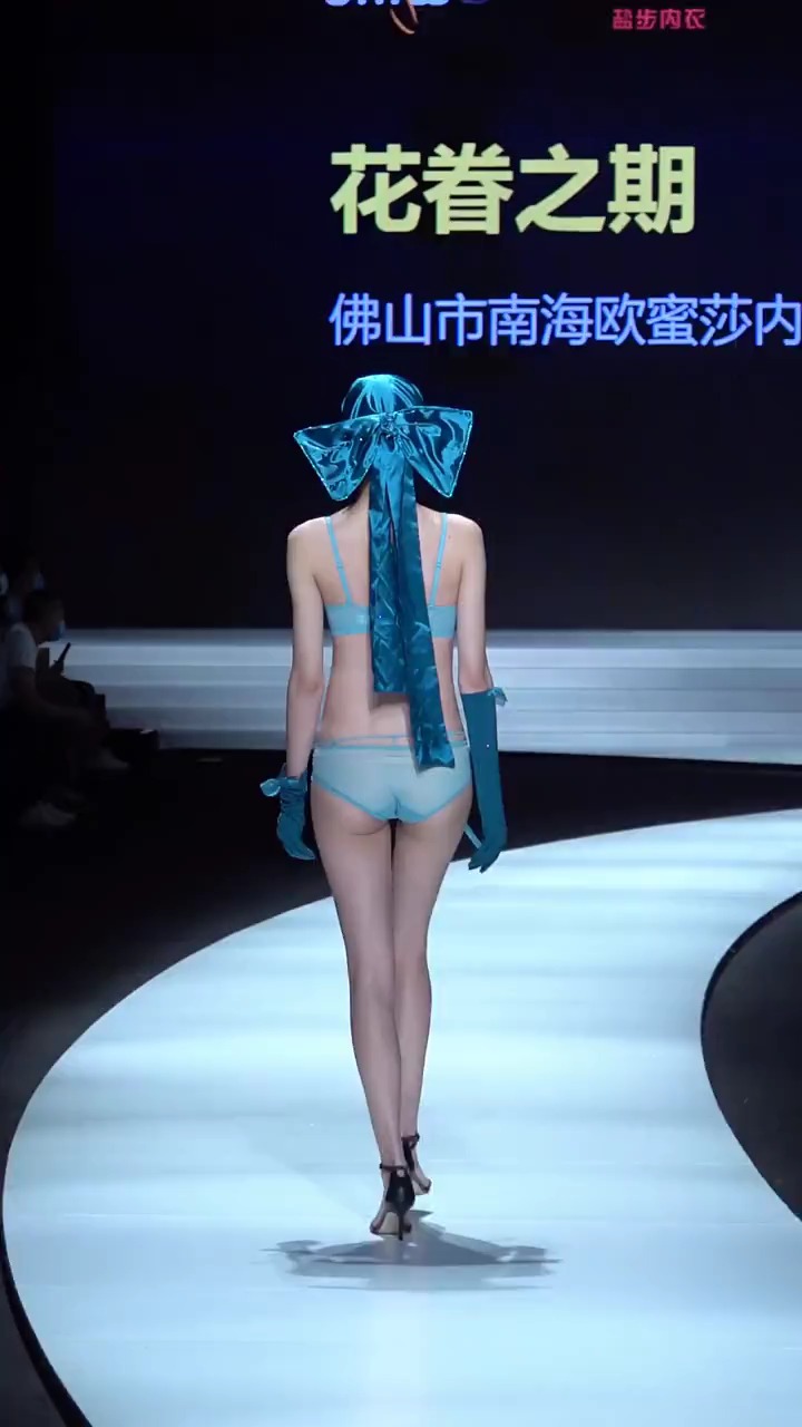 #模特美女#这是一个有梦想的视频,无与伦比的气质!
