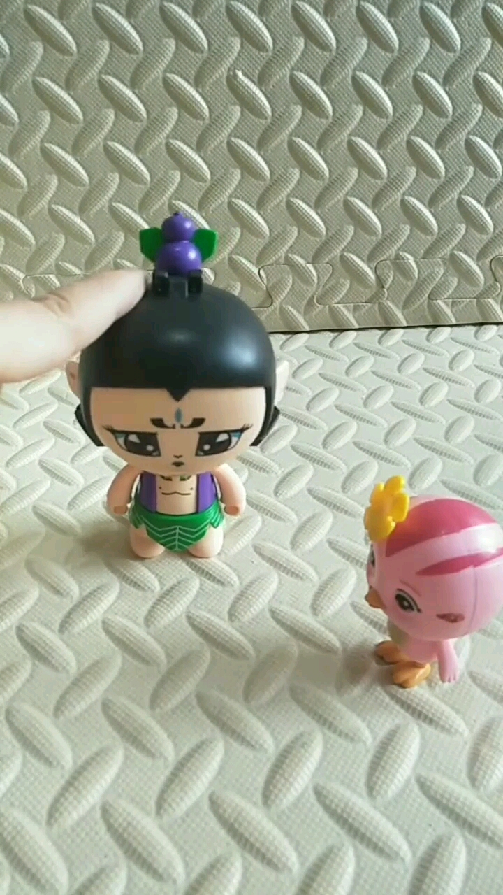 小鸡和葫芦娃在干嘛呢