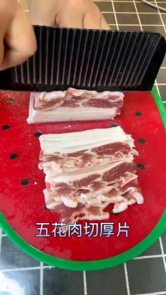烤肉还可以这样做,最后的一幕,看得我口水都快流出来了! 32.1万次播放 小