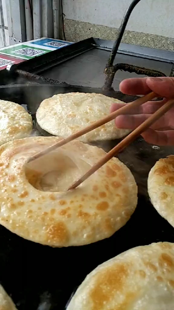 这才是真正的鸡蛋灌饼,这手速太快了