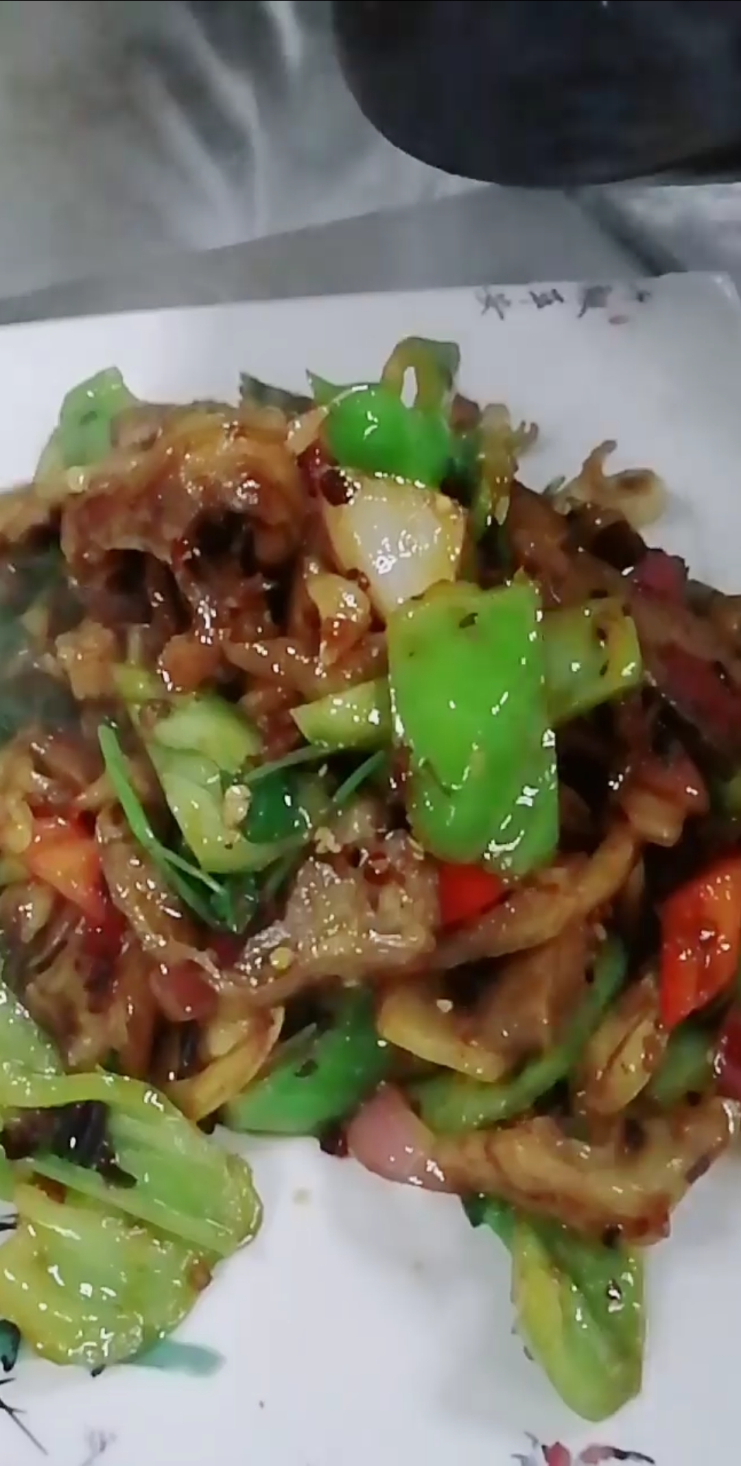 #美食看中国#老干妈爆炒羊头肉,回味无穷。