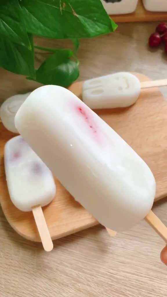 不要买超长保质期的色素雪糕,自己在家做跟煮泡面一样简单