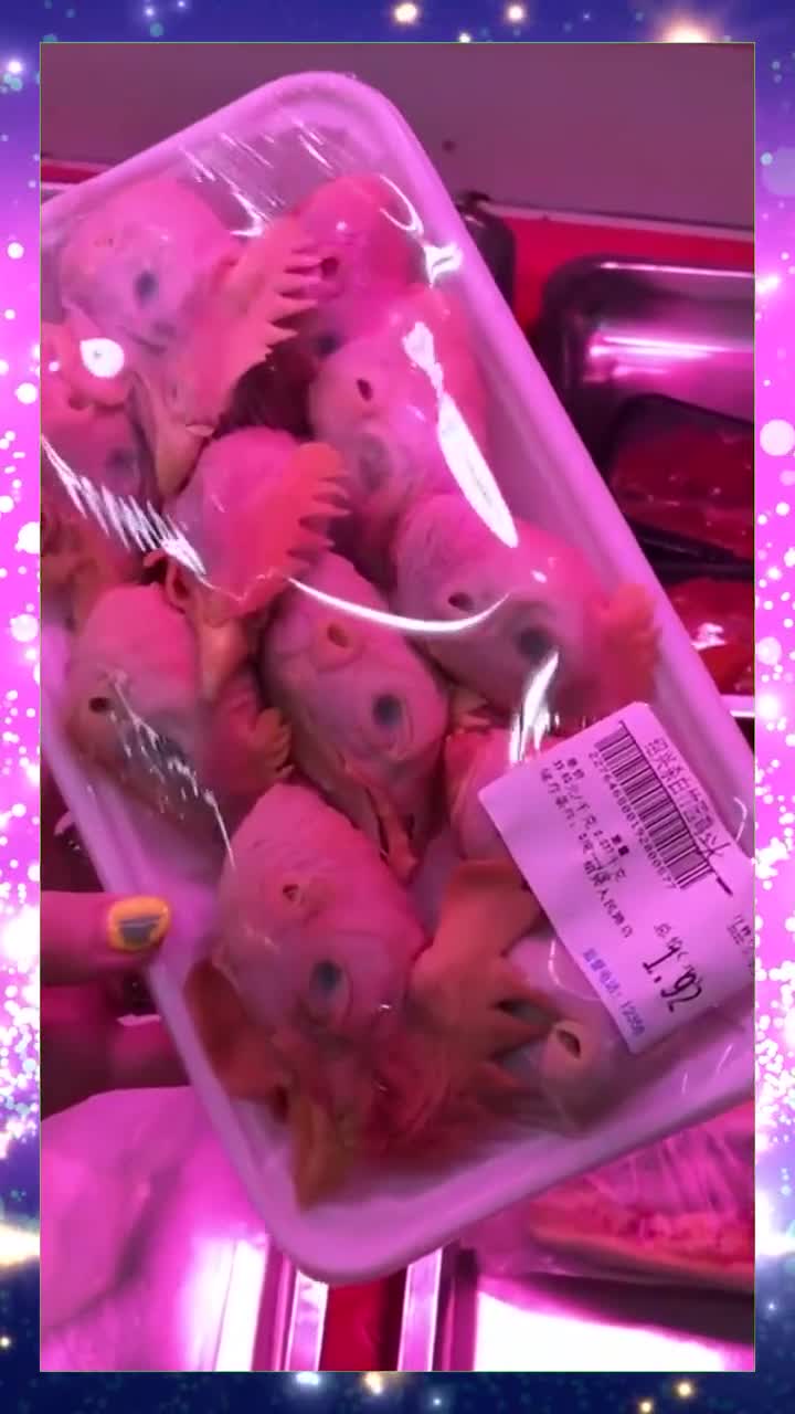还有单独卖鸡头的,2块钱十个,鸡子听了得有多伤心!