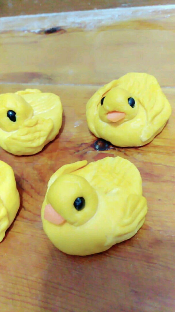 呆萌的小黄鸭