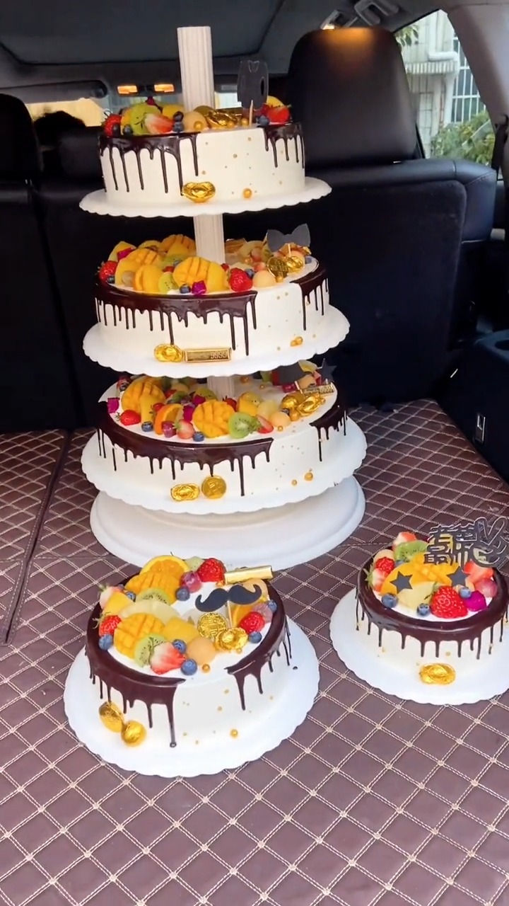 架子蛋糕你们怎么送