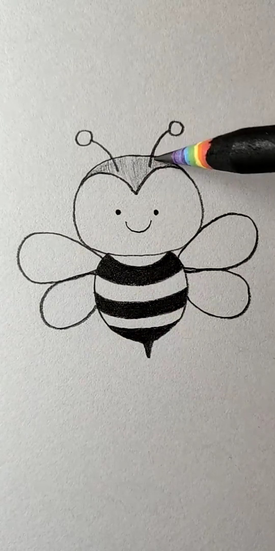 #简笔画#卡通版的小蜜蜂这样画!