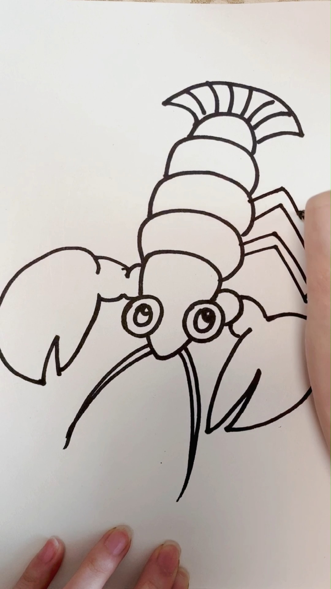 #独竖一知##好知识#小姐姐教你画简笔画啦,今天学习画简笔画龙虾,快来看看吧。