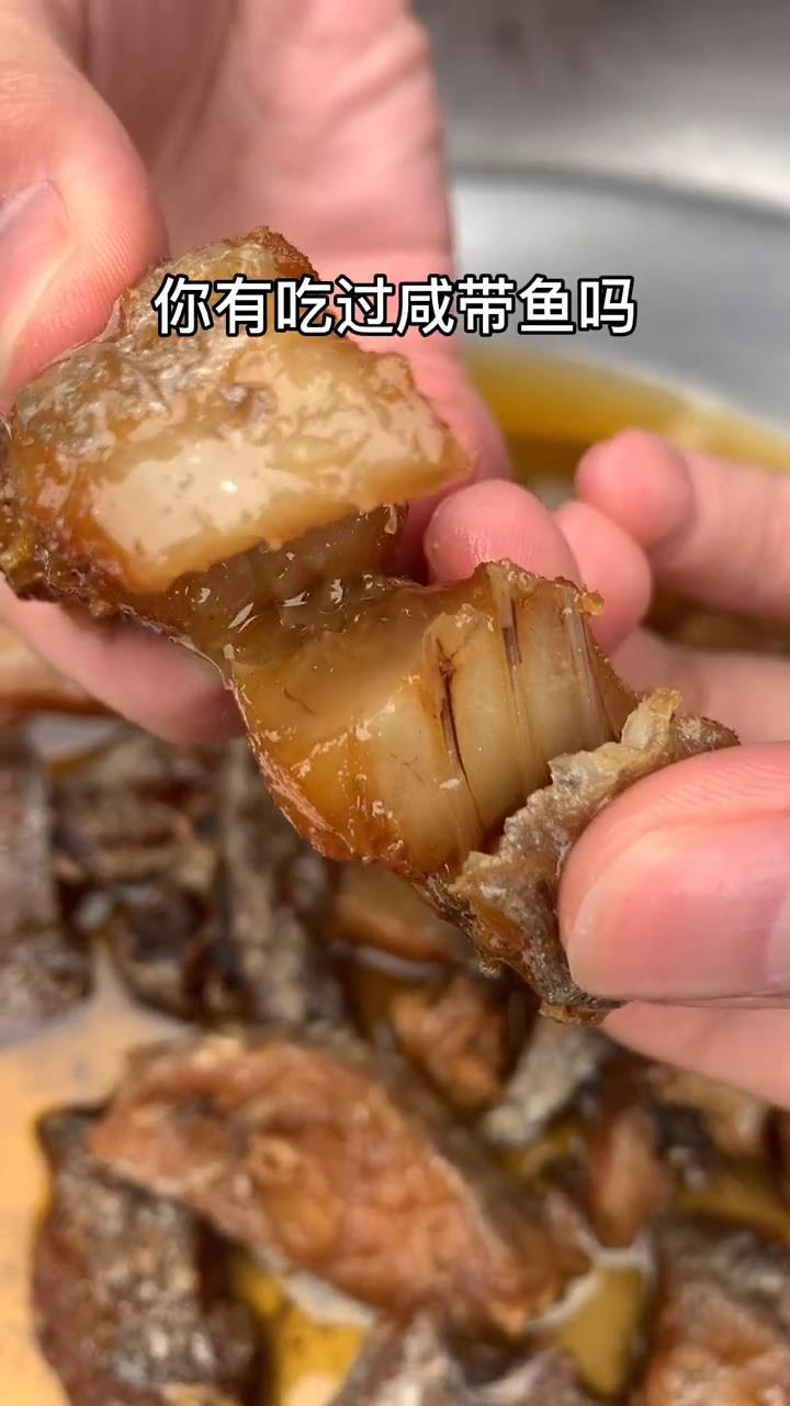 一碗白粥配上点咸鱼块,你的早餐也是这样吗#美食 #家乡特产 #潮汕 #潮汕美食