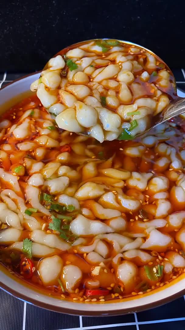 #我要上热门#真空包装米饭新吃法酸辣白面漏鱼