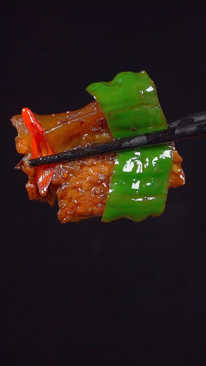 这次是好吃的辣椒炒肉!