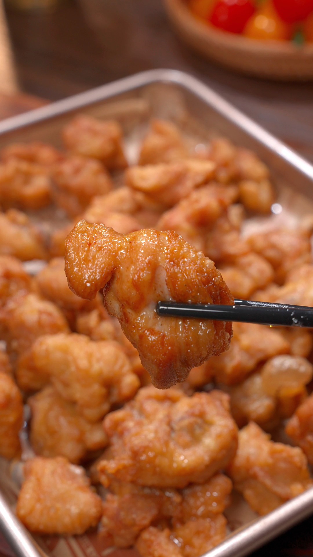 家里孩子喜欢吃炸鸡块,街边买的又不放心,我就自己在家炸,其实挺简单的,空闲时可以