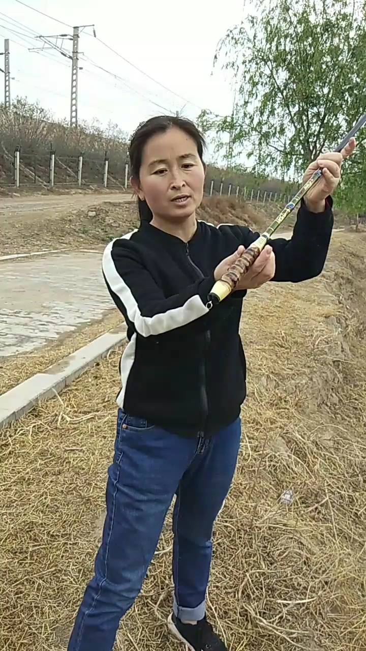大乌青鲫鱼竿,超细超硬,鱼竿小能量大