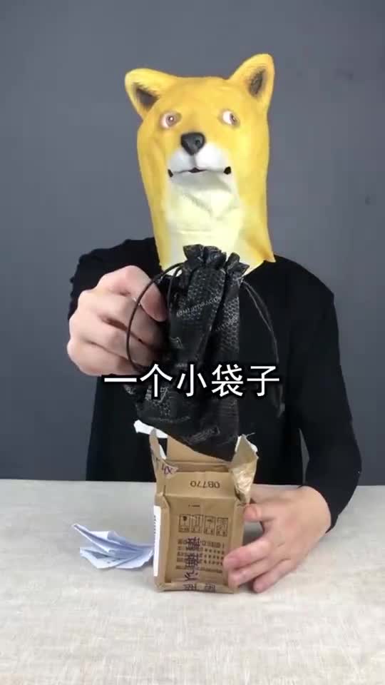 王德发收到粉丝秘密迅速递,竟然输掉本人的狗头。