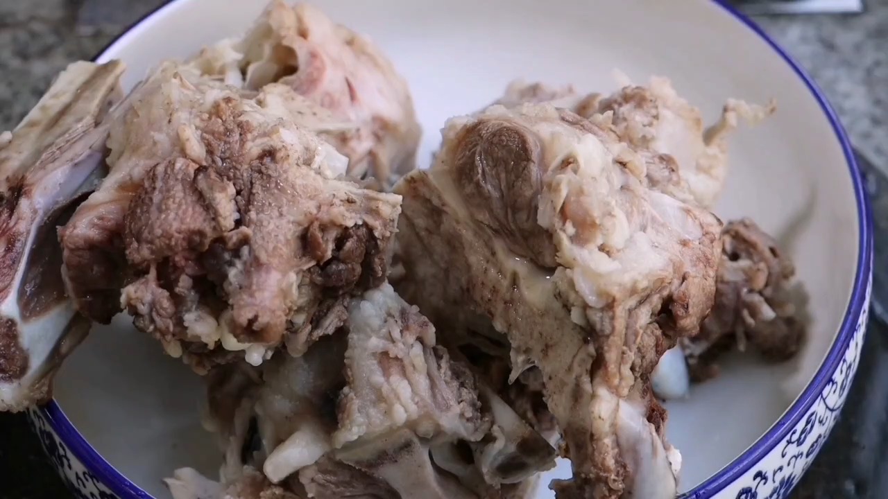 #美食#杂烩猪骨汤,40元一大盆,吃肉喝汤超实惠