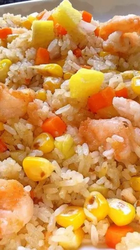 #轻知计划#什锦“菠萝海鲜炒饭”!营养丰富超开胃,做法简单美味又好吃。