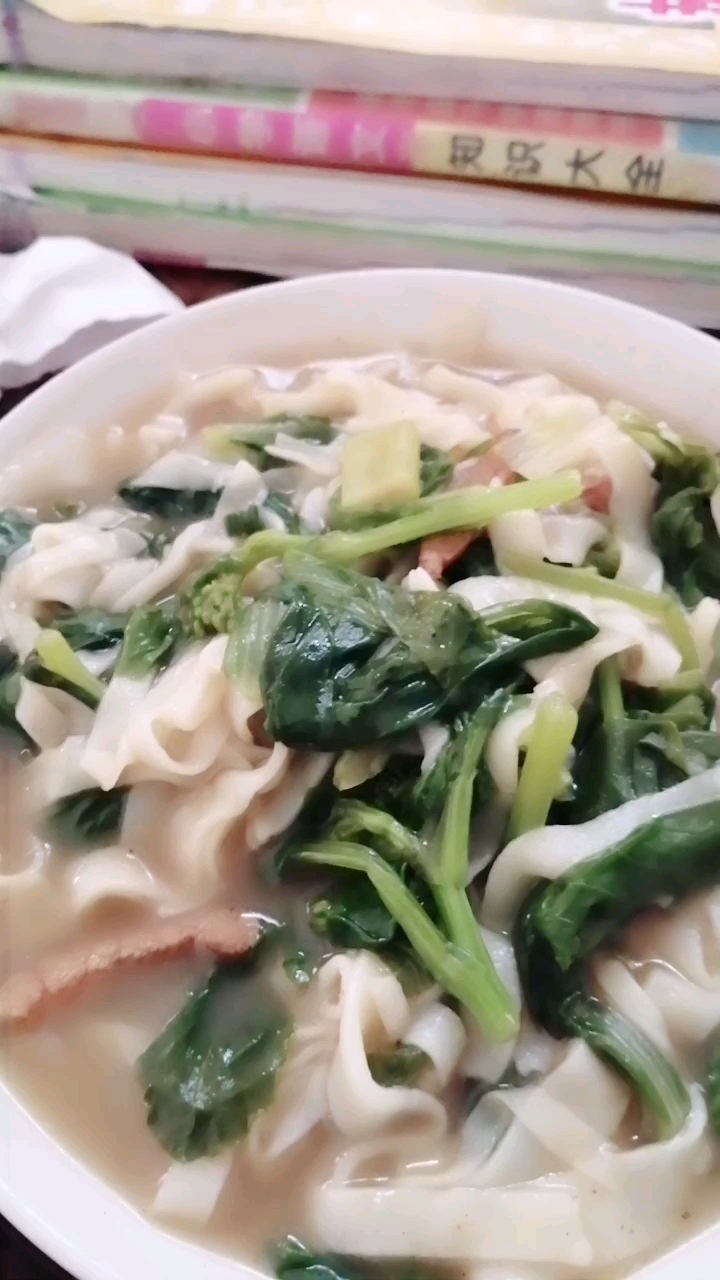 手擀鸡蛋面