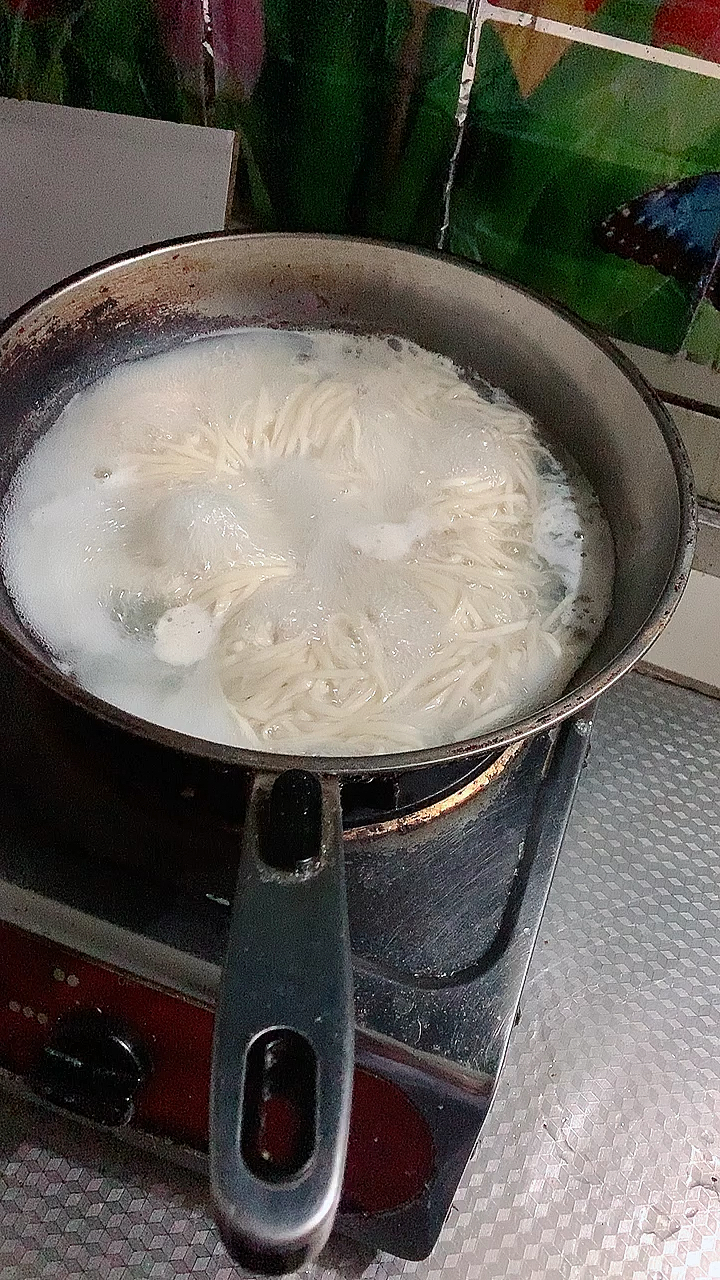 凑活活着能吃饱