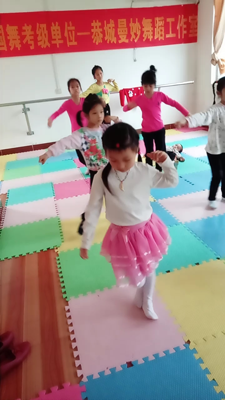 舞考级单位一恭城曼妙舞蹈工作