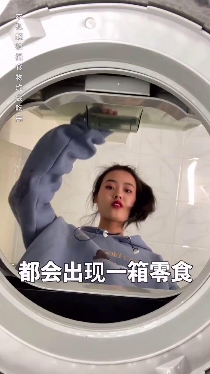#黑色墨鱼汁拉面 超好吃的墨鱼汁拉面,骨汤浓郁香鲜,面条Q弹,安排起来#美食趣味计划