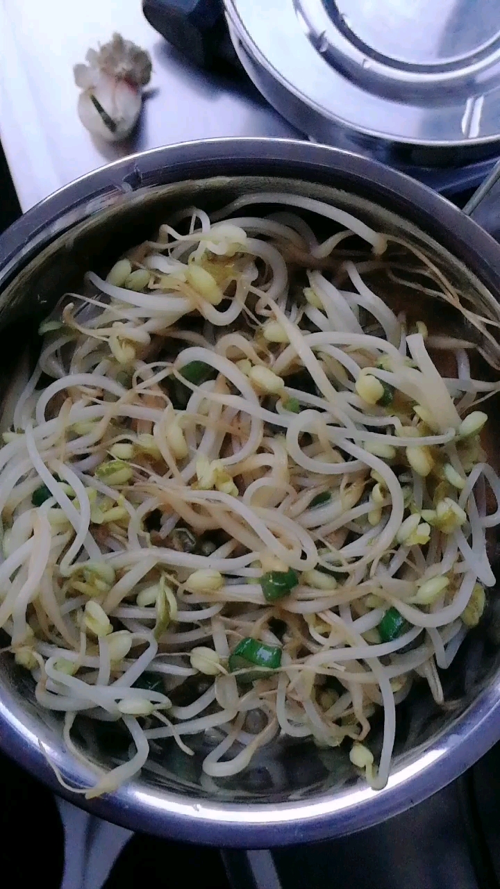 炒豆芽