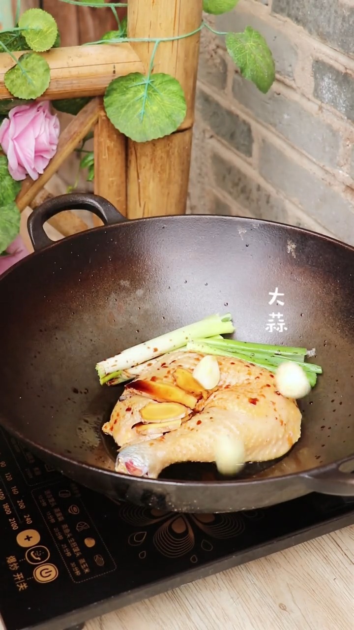 一只鸡3种做法,干锅的妈妈吃,清汤鸡和酱油