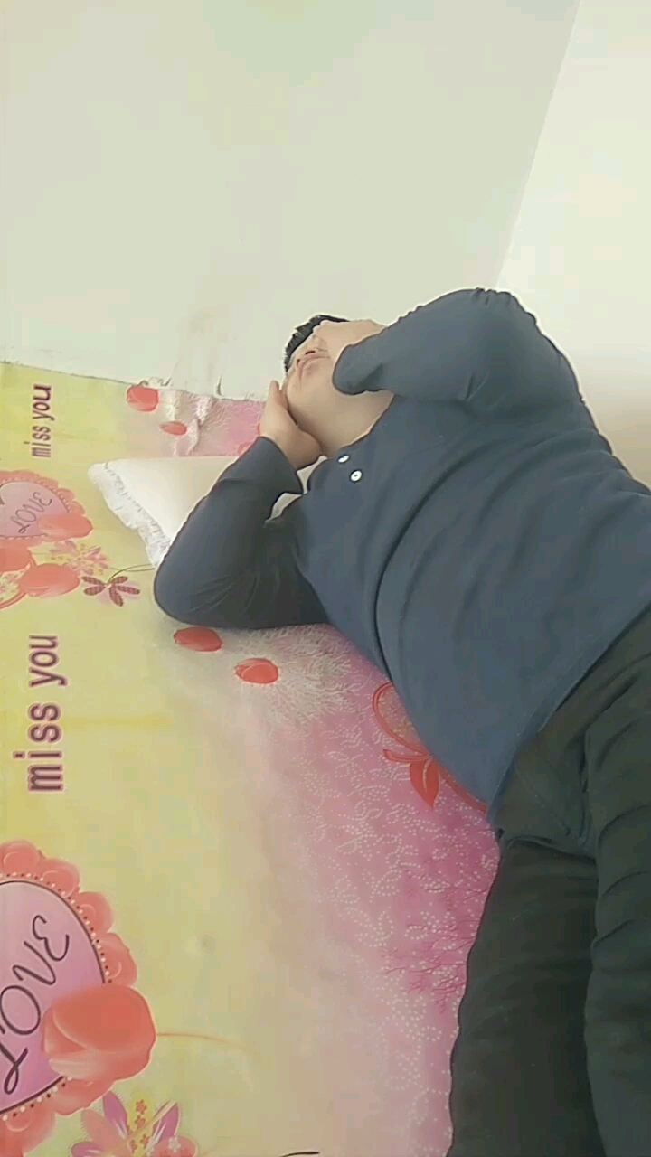 亲,生日快乐,寿星老没蛋糕……
