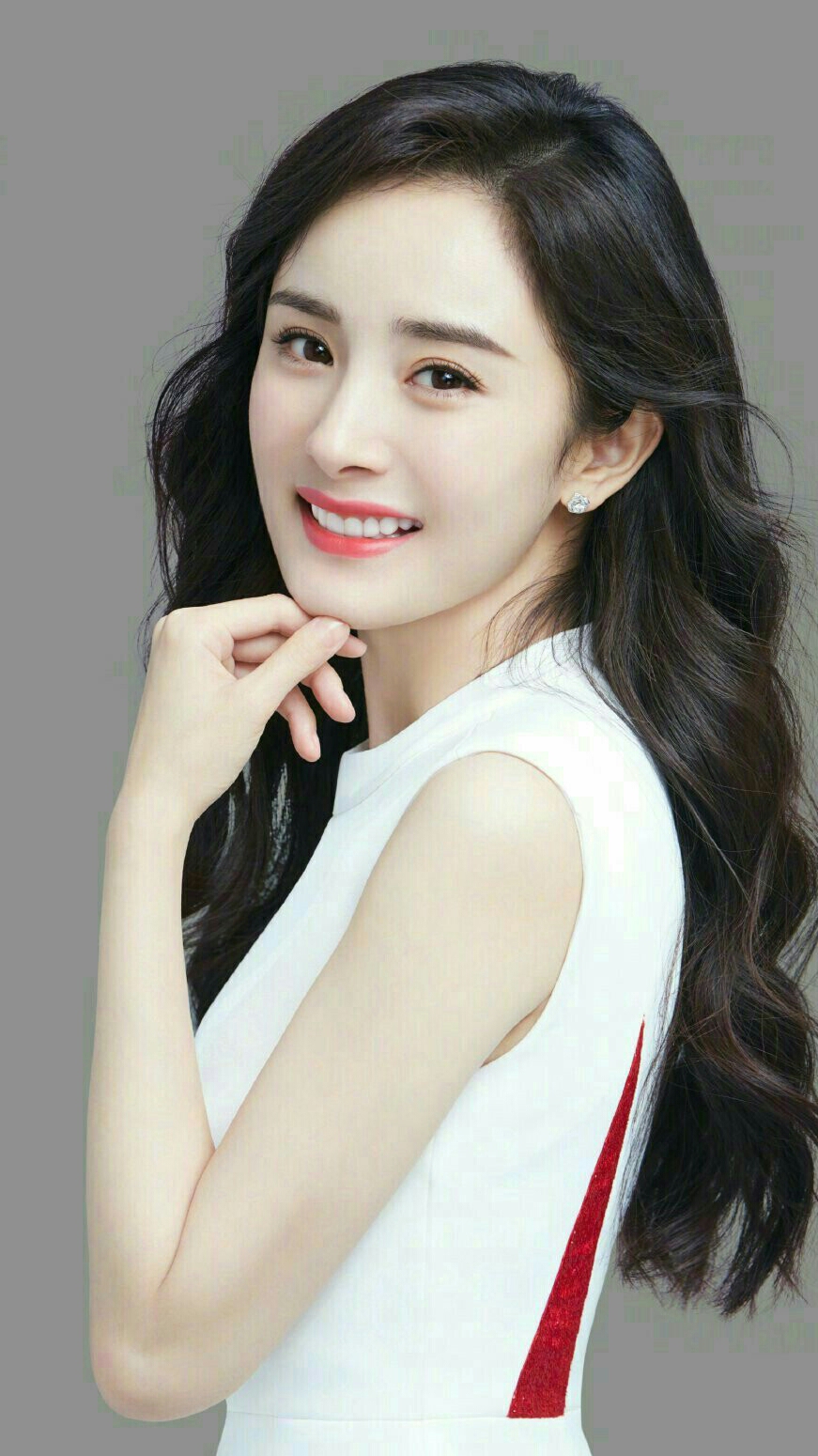 没猜错的话,杨幂的一日三餐,一定是添加了蜂蜜,要不咋会笑得这么甜?让人着迷