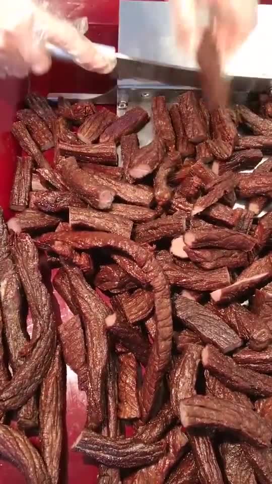 你们吃过内蒙古风干手撕牛肉干吗真的特别好吃,不信你买来尝尝