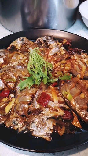 #爱美食爱生活#小晶鱼在家里这么做老香了