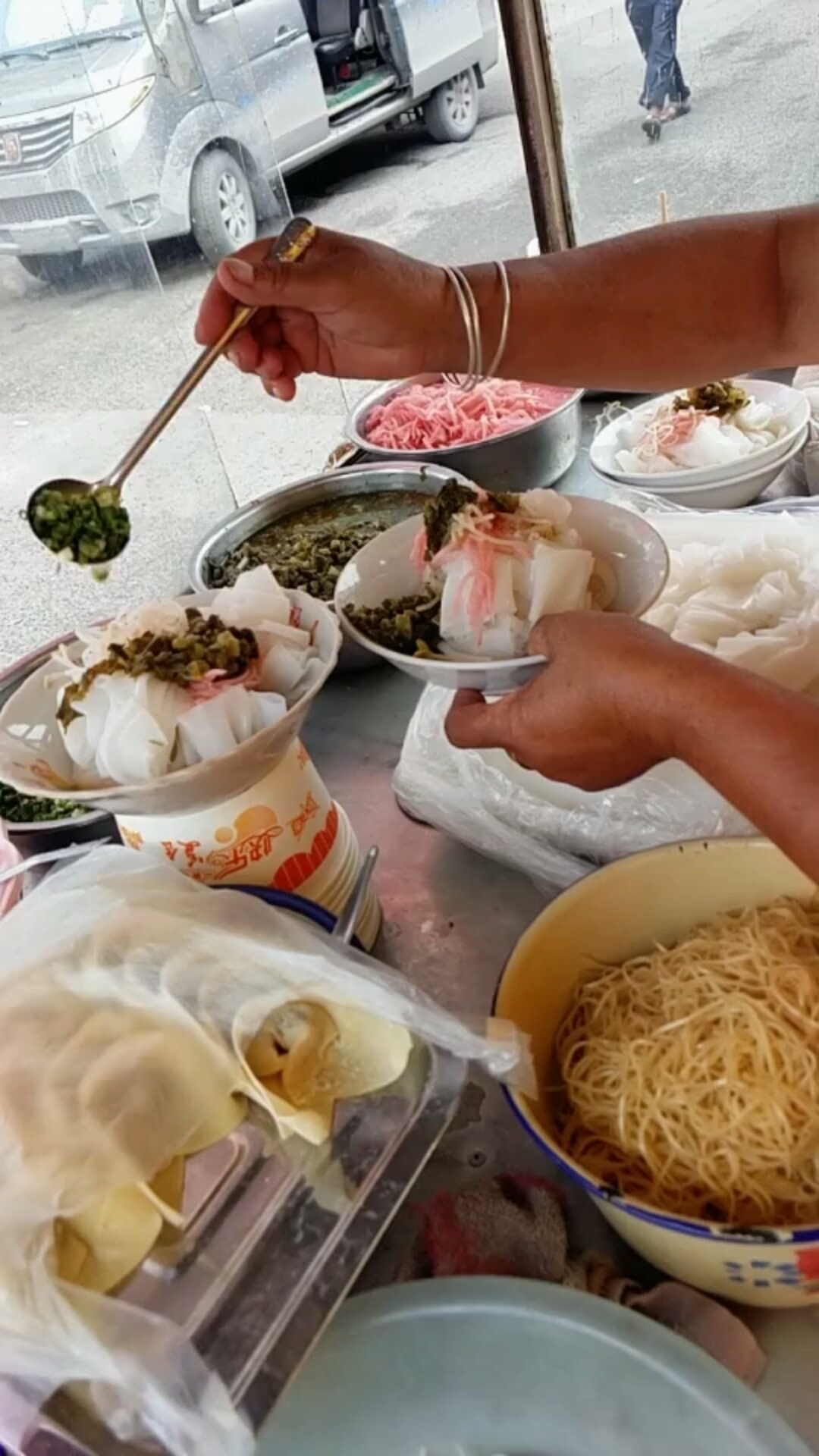 #舌尖上的乡村美食#贵州凉拌粉,5元一碗,看着好有食欲!
