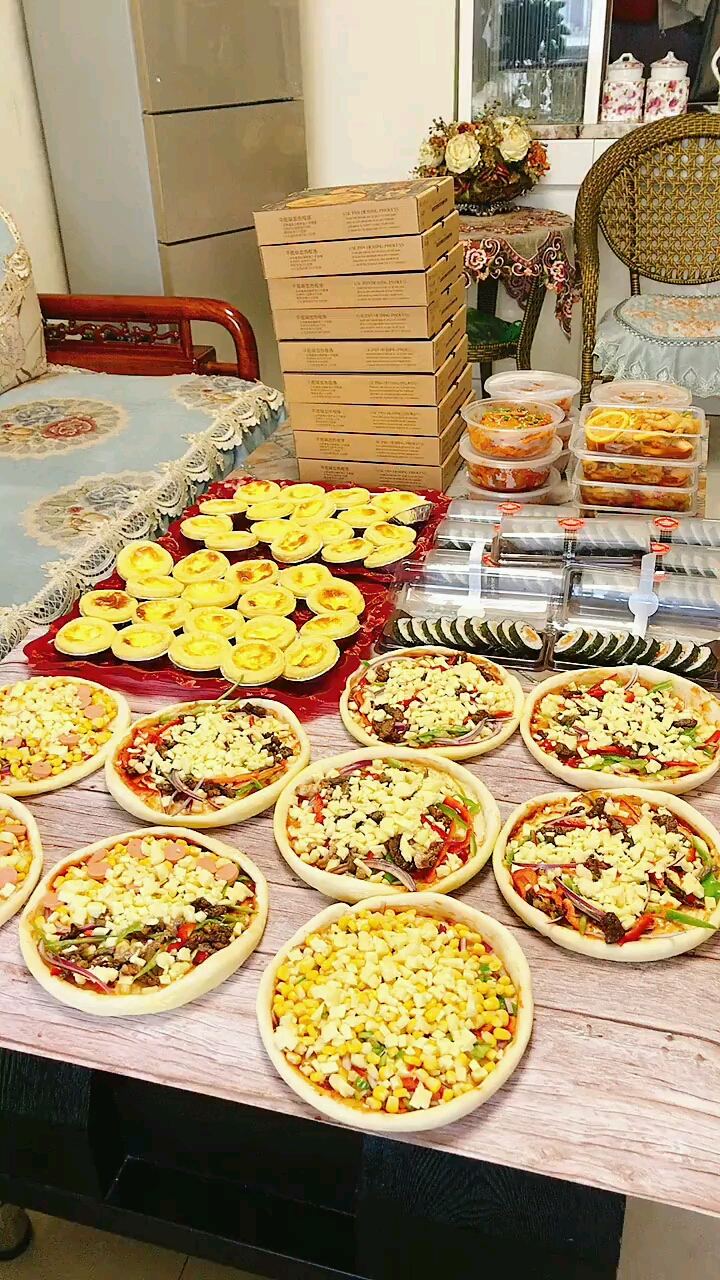 每天早起六点就开始全心投入到完成所有订单为的就是不让我的粉丝