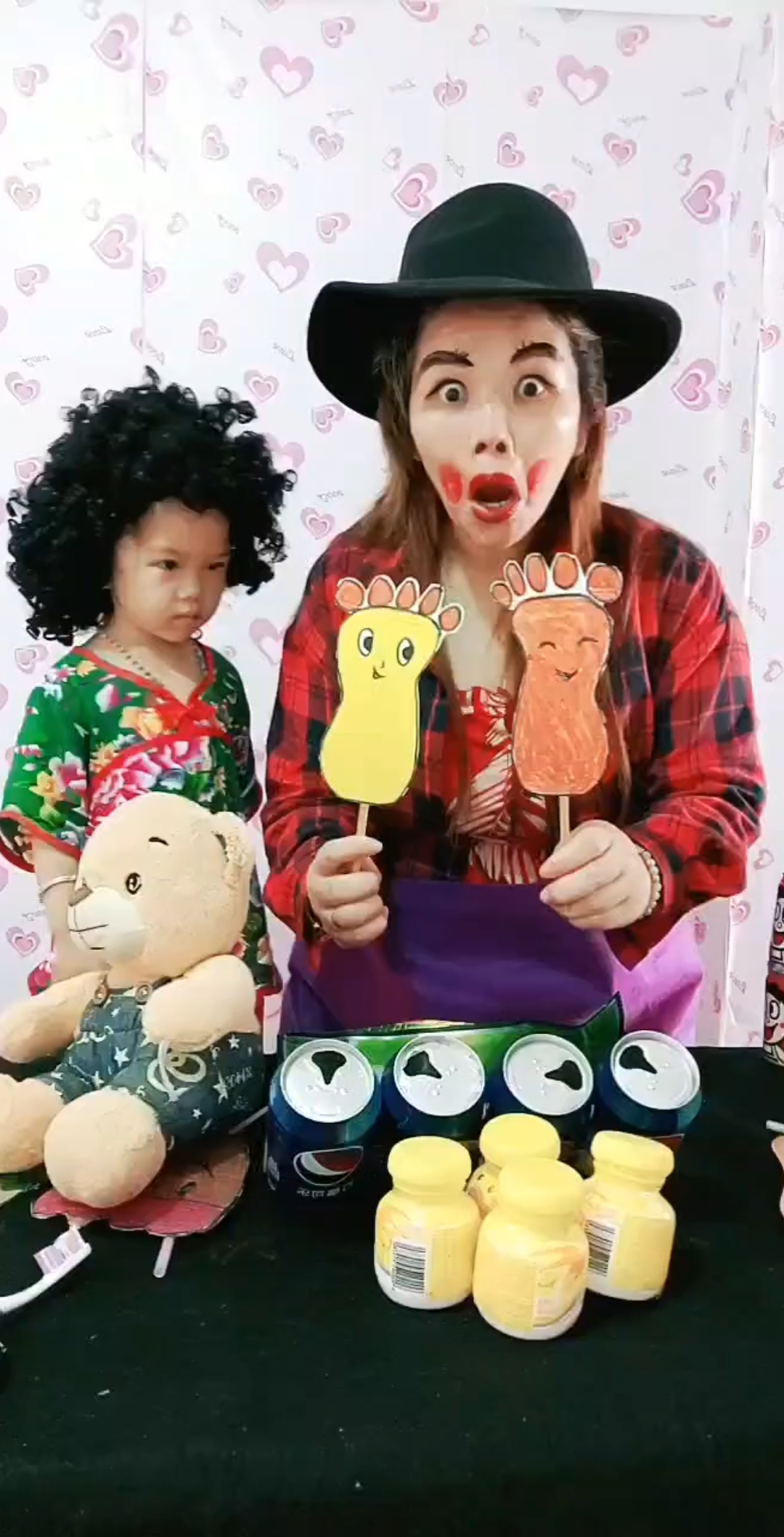 #镜头里的秋天#两款大脚丫雪糕,先吃哪个好?