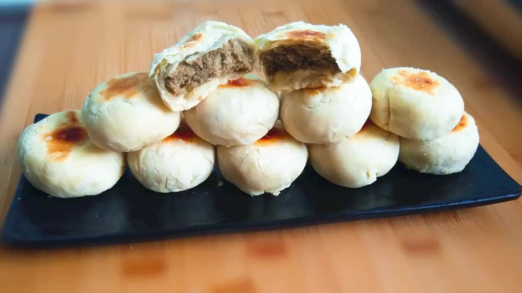 绿豆饼最家常做法,不用烤箱,做出的饼酥到掉渣,详细步骤全在这