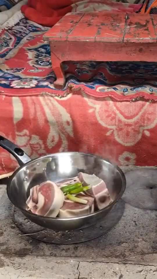 蒙古族的早茶,这碗咸奶茶是主食之一,味道超级棒