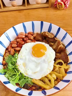 没胃口的时候就想嗦一碗酸辣粉,简直巴适得很