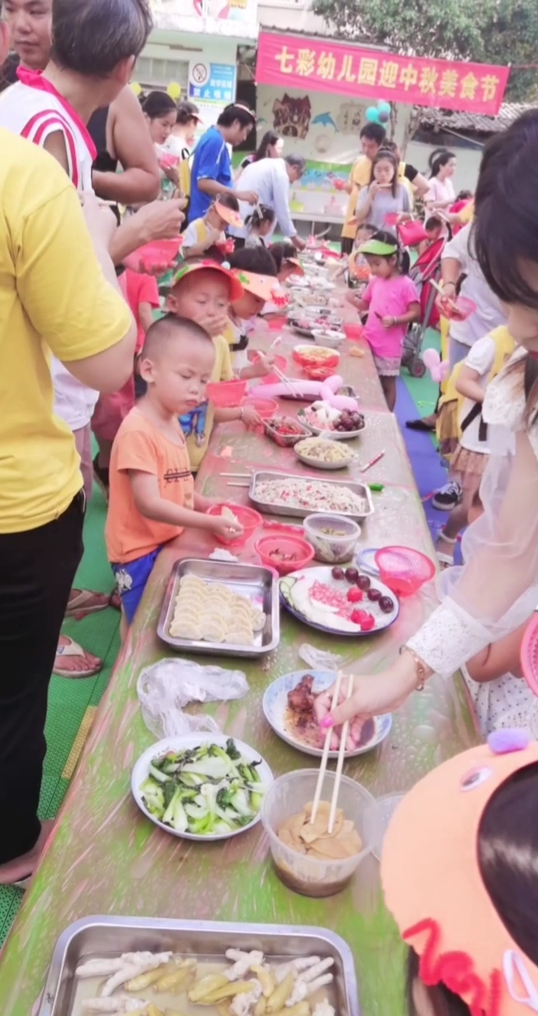    感谢各位家长百忙之中陪孩子过中秋美食节,孩子们开心吗