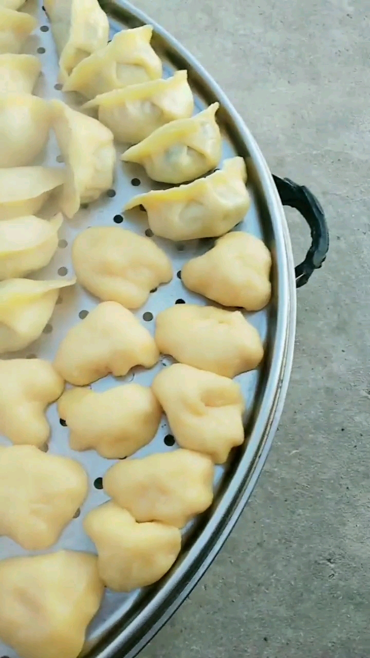 热腾腾的大饺子出锅啦