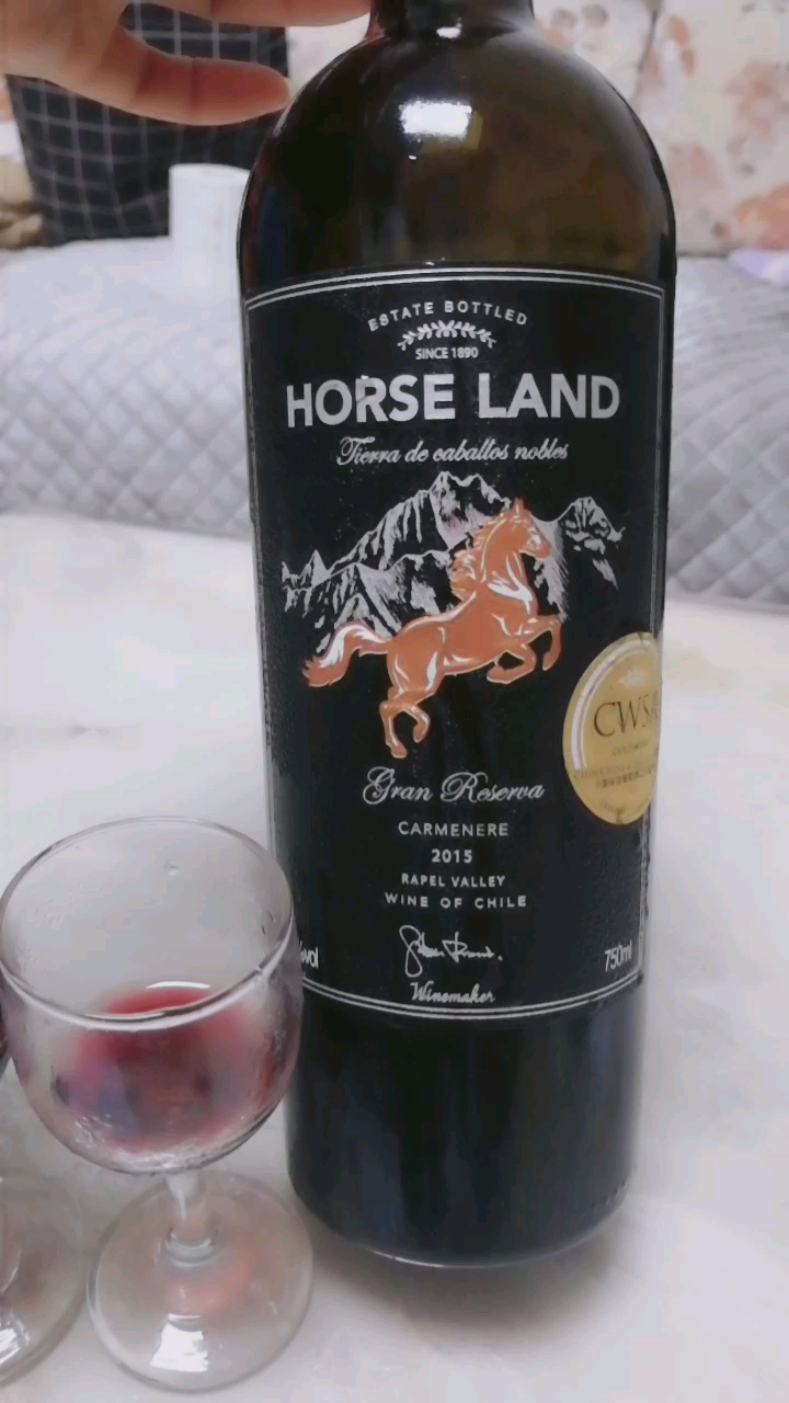 红酒象极了爱情 需要慢慢来品 !老铁们赞同么么哒