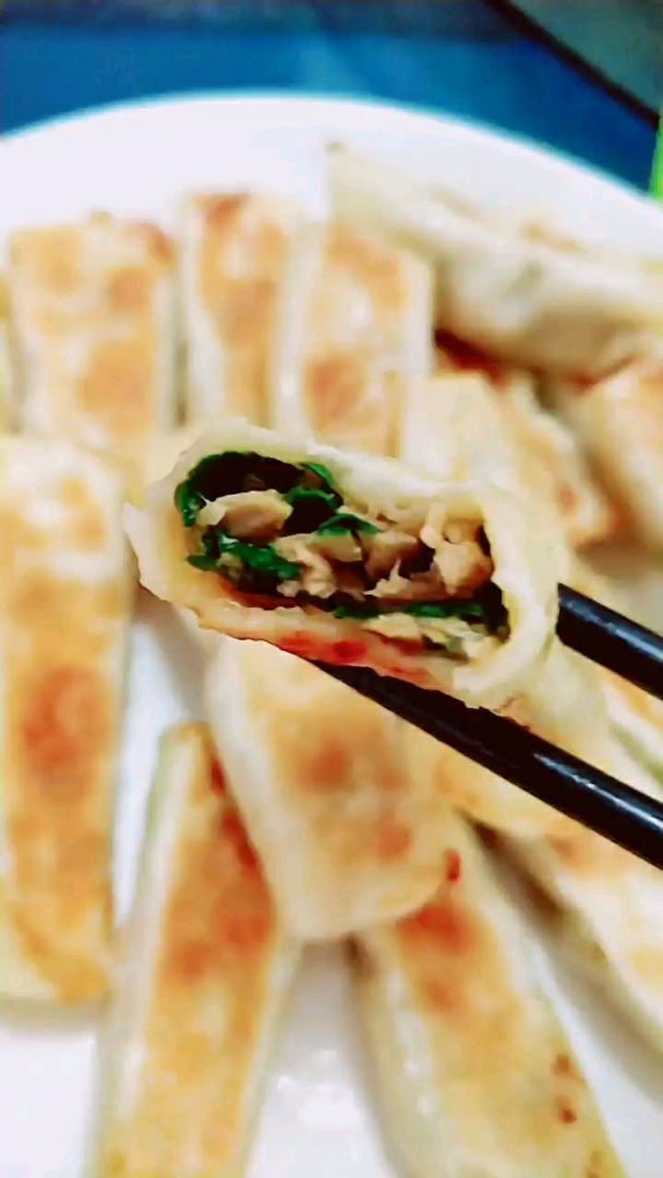 小小锅贴饺