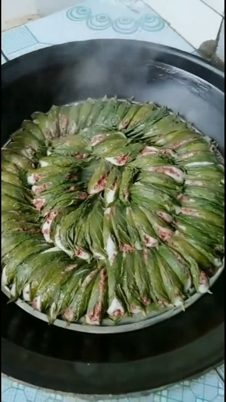 大东北的粘豆包,用树叶包出来的,你见过吗?