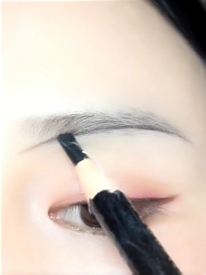 鹅蛋脸眉型画法