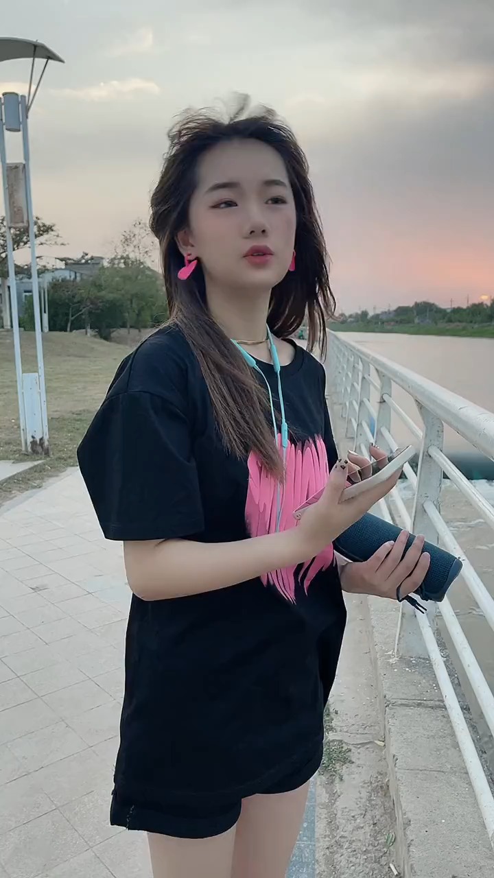 少女的征途是星辰大海,不该死于情。