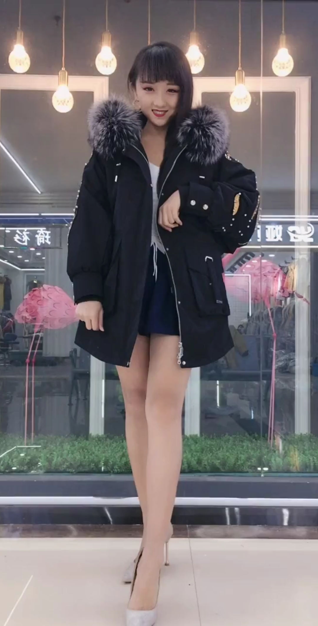 #街拍美女#新款派克服