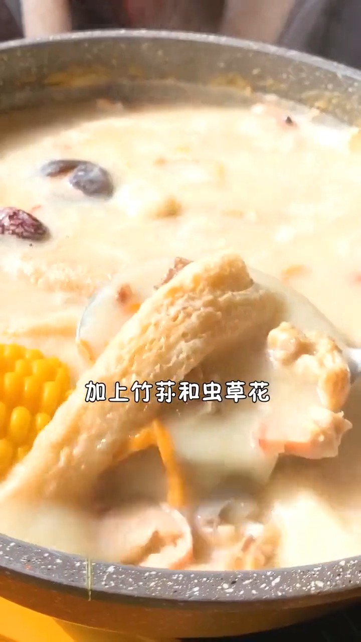 女生最爱打卡的猪肚鸡,满满都是胶原蛋白,补它就对了