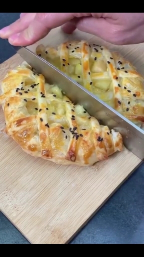 #美食#自制美味苹果披萨