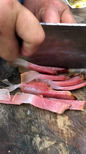 #秀出我的家乡味#后腿腊肉,这样切也很好看
