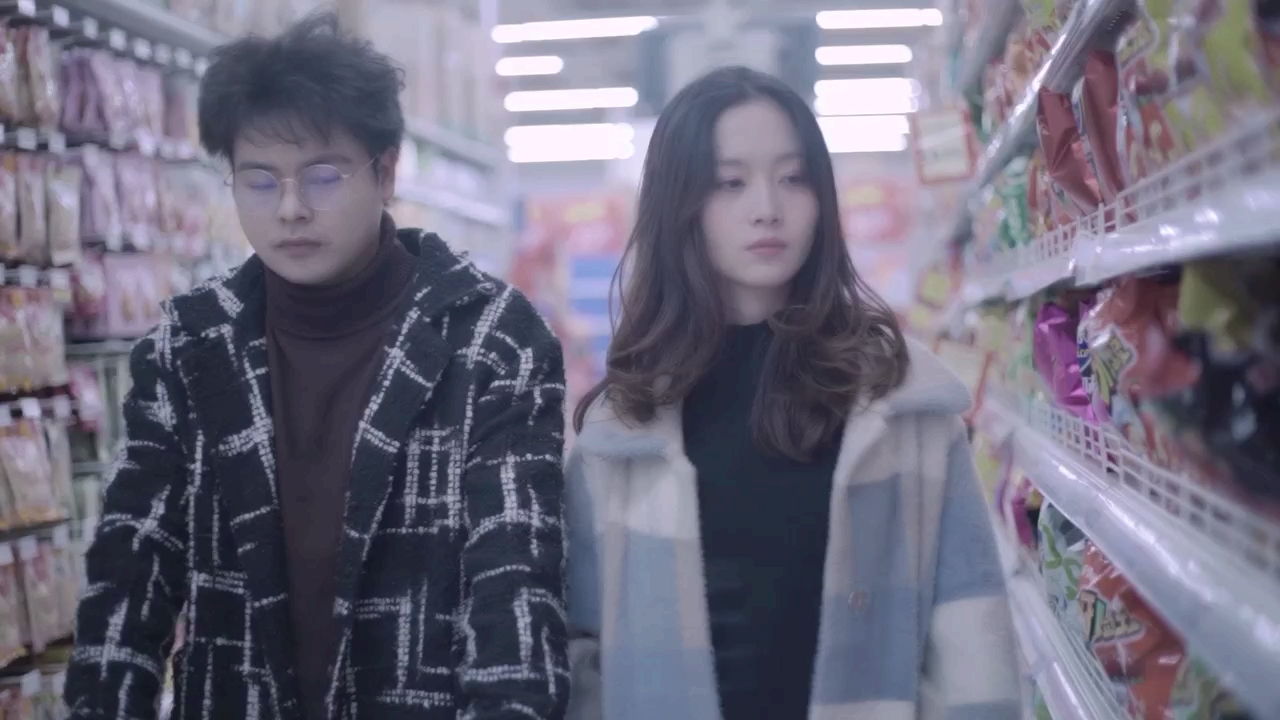 #秀恩爱#女朋友要吃薯片,我该怎么办?