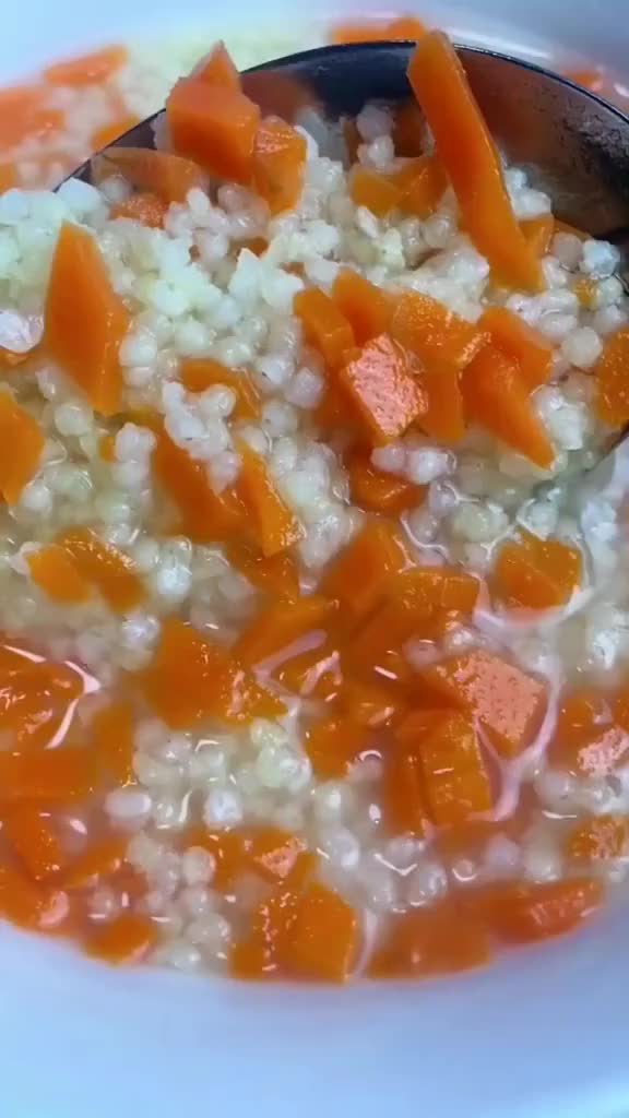 早餐小米胡萝卜粥,补充维生素养胃,老铁们大家一起来减肥瘦我与中国比瘦秀身材女人W6o